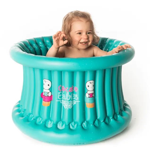 Baignoire bébé Stokke vs gonflable : que choisir en 2026 ? - Cupcake Babies Europe